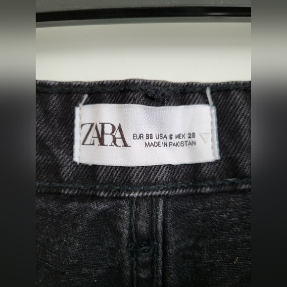 Zara Black Straight Leg Distressed Jeans size US 6 - Picture 3 of 7